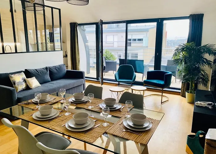 The Luxury Green Penthouse In City Center With Terrace And Free Parking